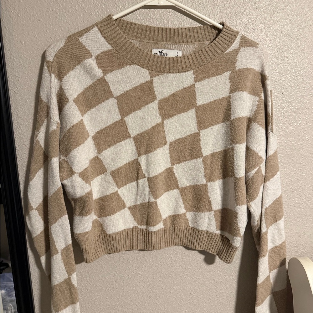 Hollister Tan and White Checkerboard Sweater